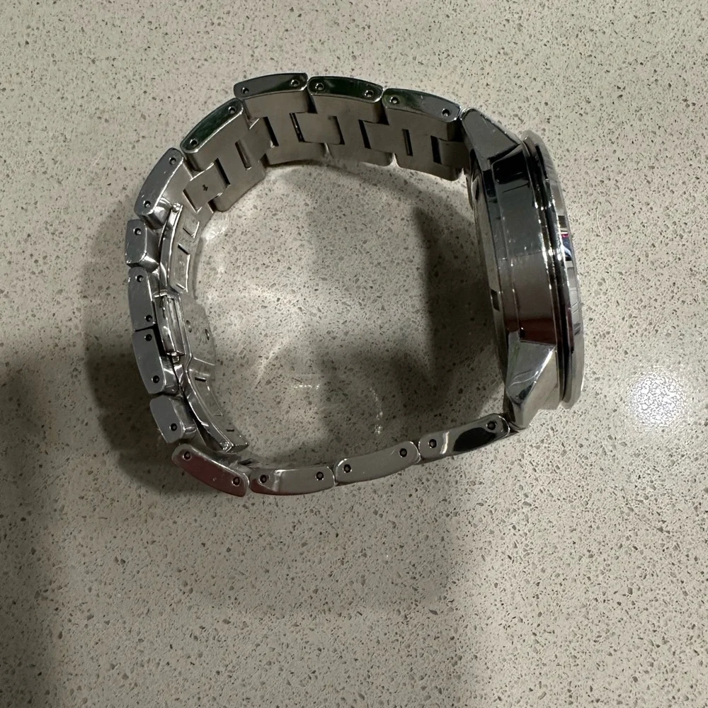 Men’s Watch - Picture 3 of 4